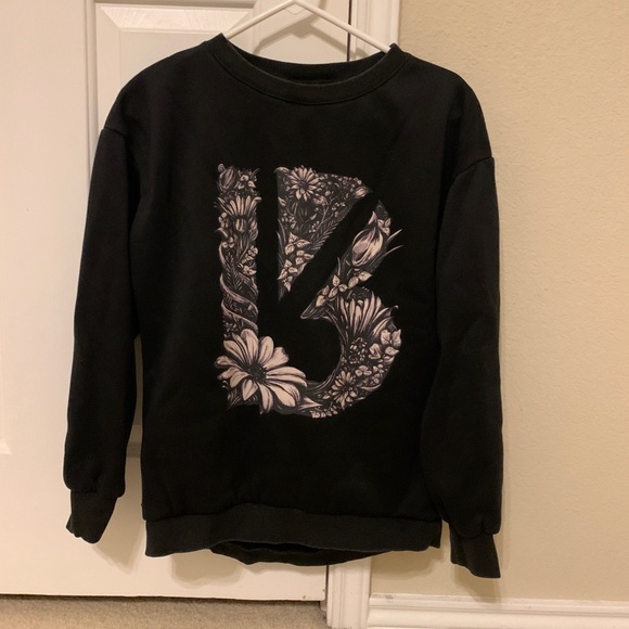 BuffBunny Sweater - Picture 1 of 3